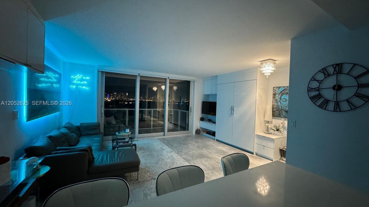 For Rent: $3,395 (0 beds, 1 baths, 543 Square Feet)