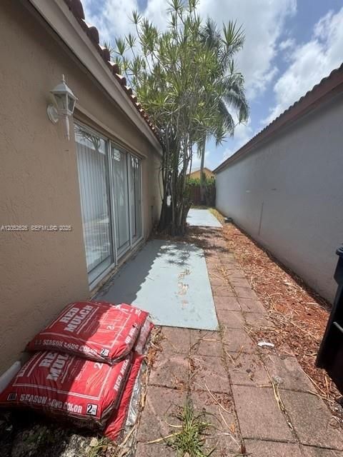 En Venta: $499,000 (3 camas, 2 baños, 1311 Pies cuadrados)