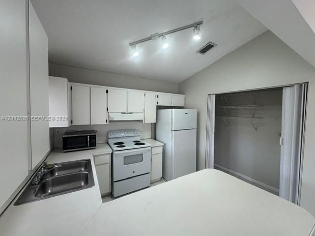 En Venta: $499,000 (3 camas, 2 baños, 1311 Pies cuadrados)