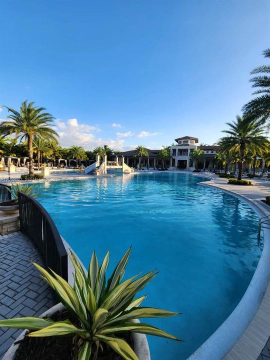 For Rent: $3,700 (3 beds, 2 baths, 1429 Square Feet)
