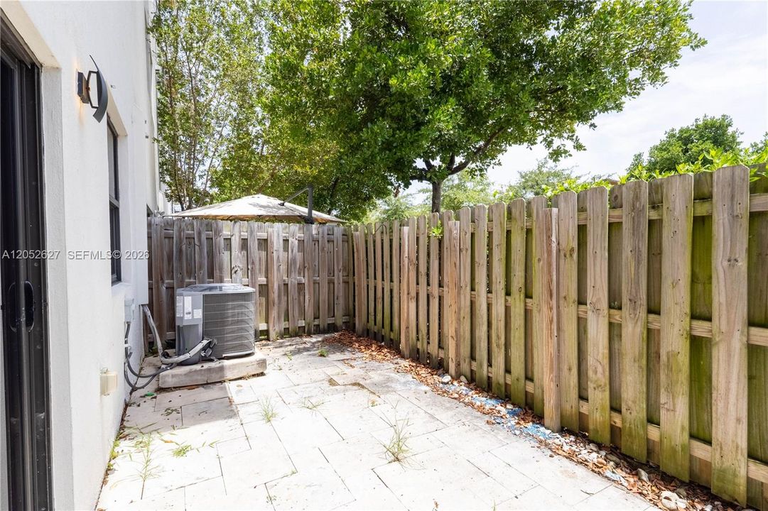 For Rent: $3,700 (3 beds, 2 baths, 1429 Square Feet)