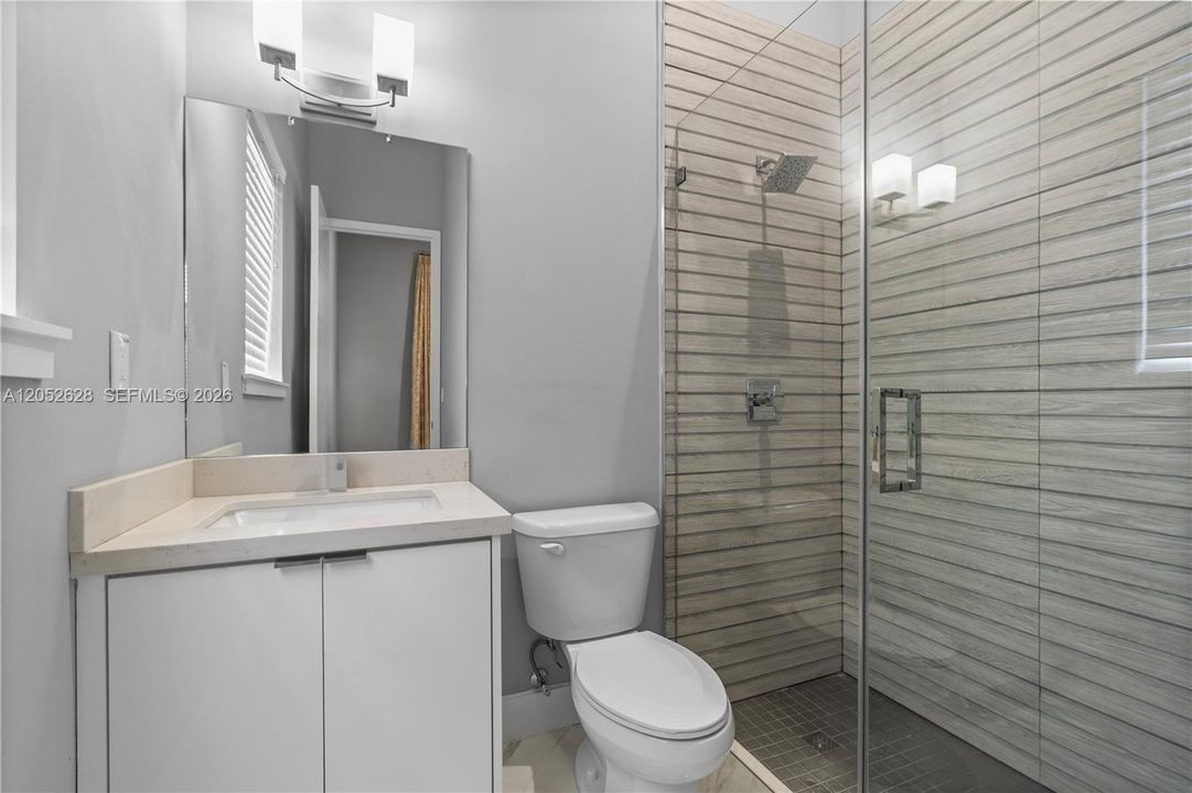 В аренду: $7,000 (5 спален, 4 ванн, 2702 Квадратных фут)
