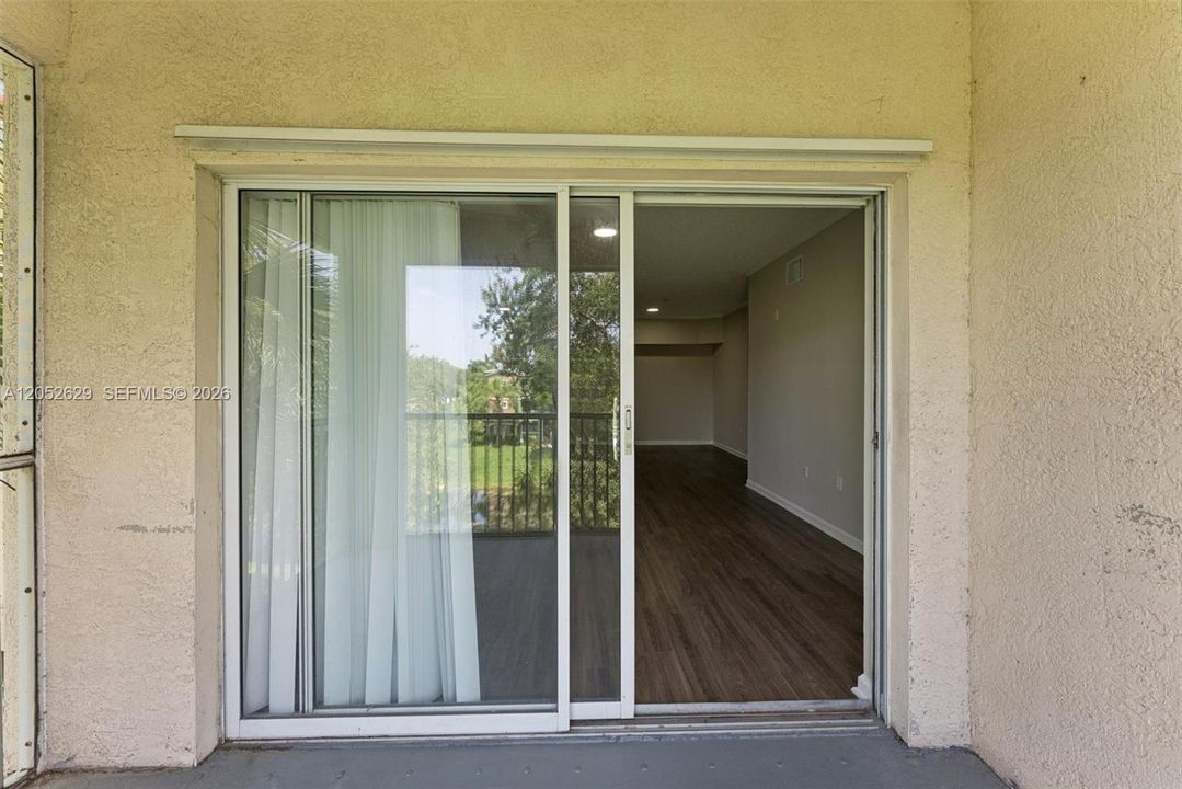 В аренду: $2,550 (3 спален, 2 ванн, 1321 Квадратных фут)