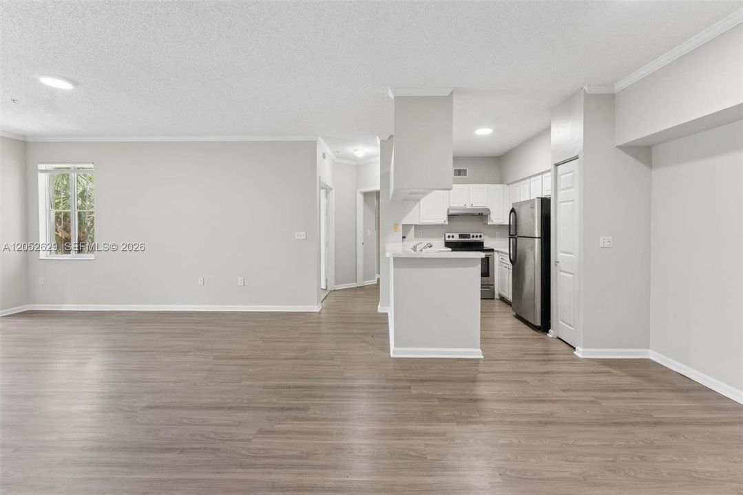 В аренду: $2,550 (3 спален, 2 ванн, 1321 Квадратных фут)