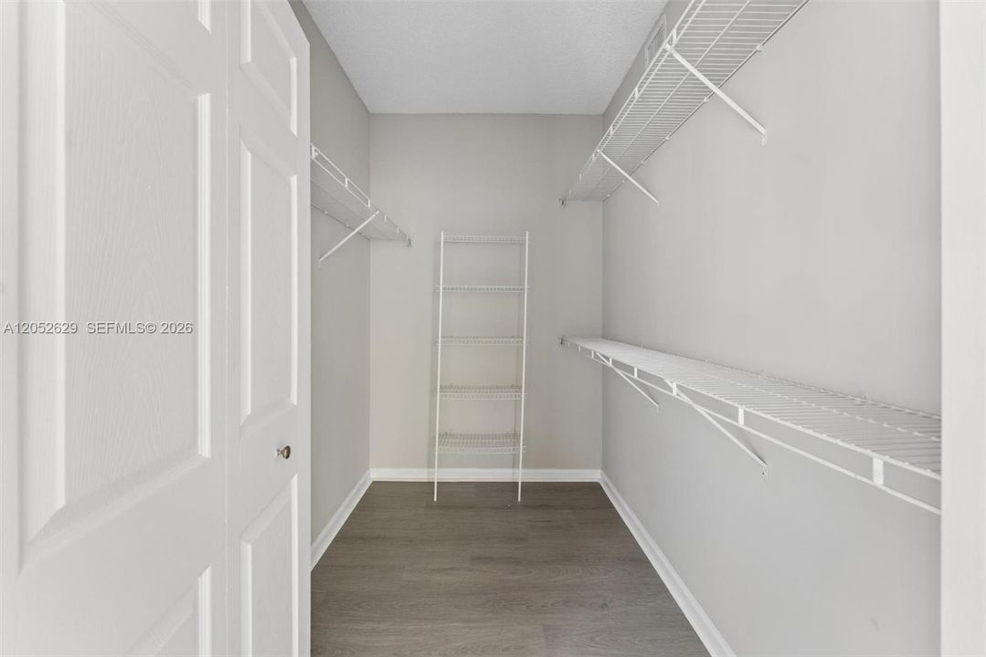 В аренду: $2,550 (3 спален, 2 ванн, 1321 Квадратных фут)
