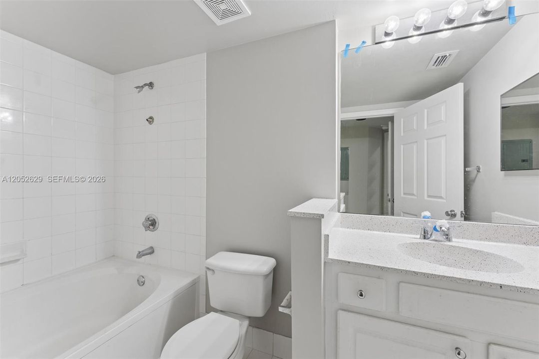 В аренду: $2,550 (3 спален, 2 ванн, 1321 Квадратных фут)