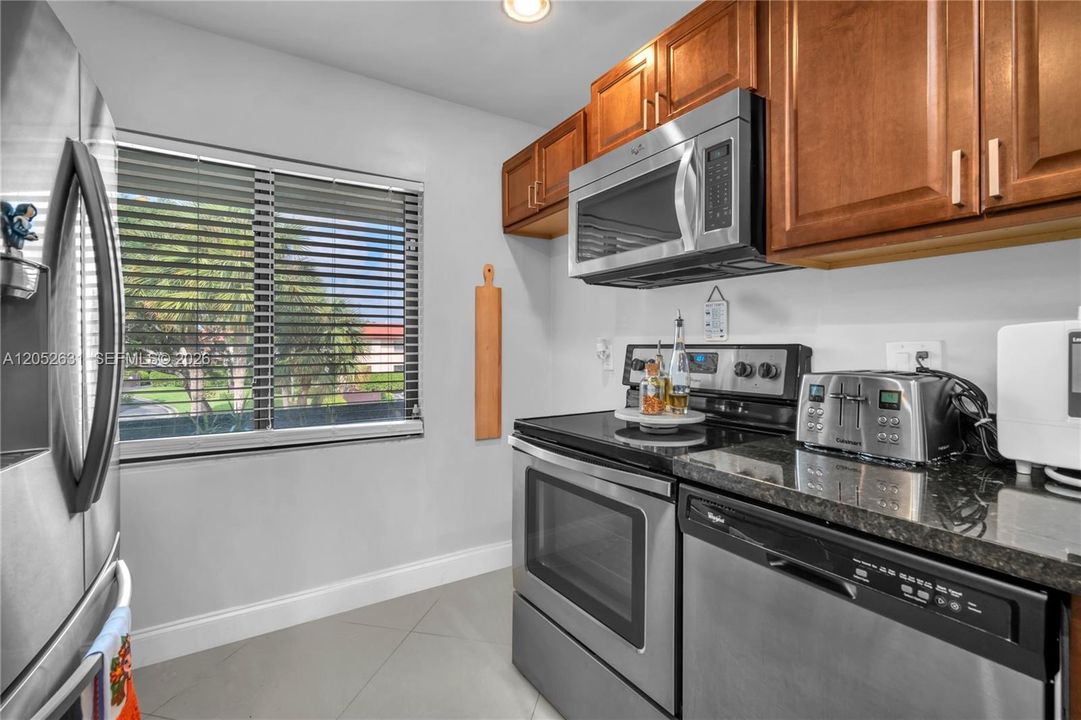 В аренду: $2,850 (2 спален, 2 ванн, 1216 Квадратных фут)