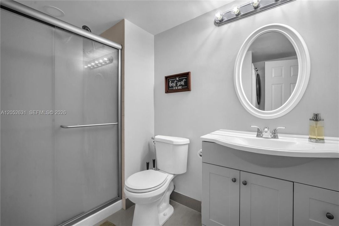 В аренду: $2,850 (2 спален, 2 ванн, 1216 Квадратных фут)