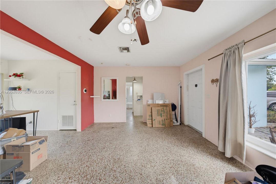 For Sale: $424,900 (2 beds, 2 baths, 855 Square Feet)