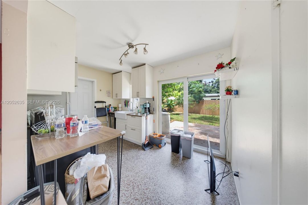 For Sale: $424,900 (2 beds, 2 baths, 855 Square Feet)