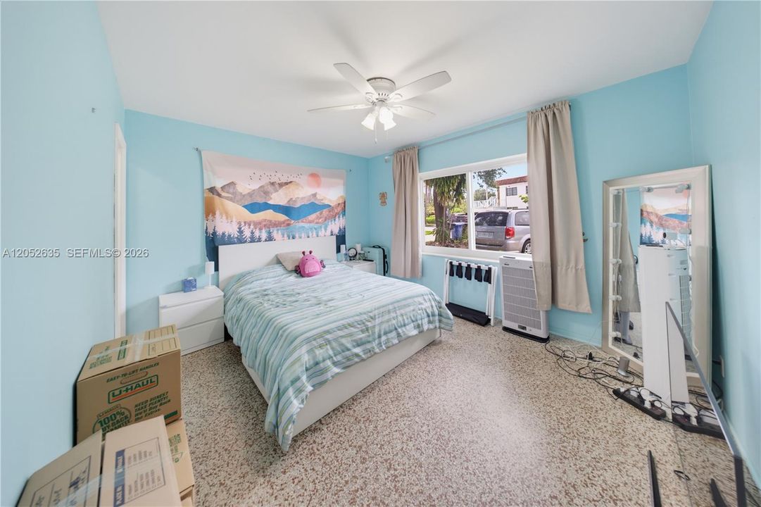For Sale: $424,900 (2 beds, 2 baths, 855 Square Feet)