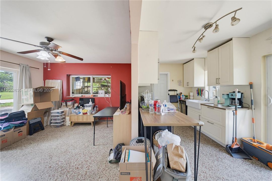 For Sale: $424,900 (2 beds, 2 baths, 855 Square Feet)