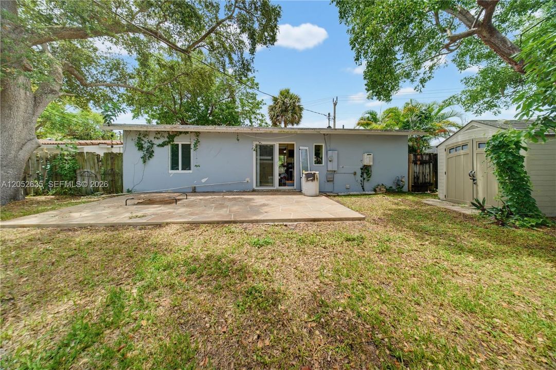 For Sale: $424,900 (2 beds, 2 baths, 855 Square Feet)