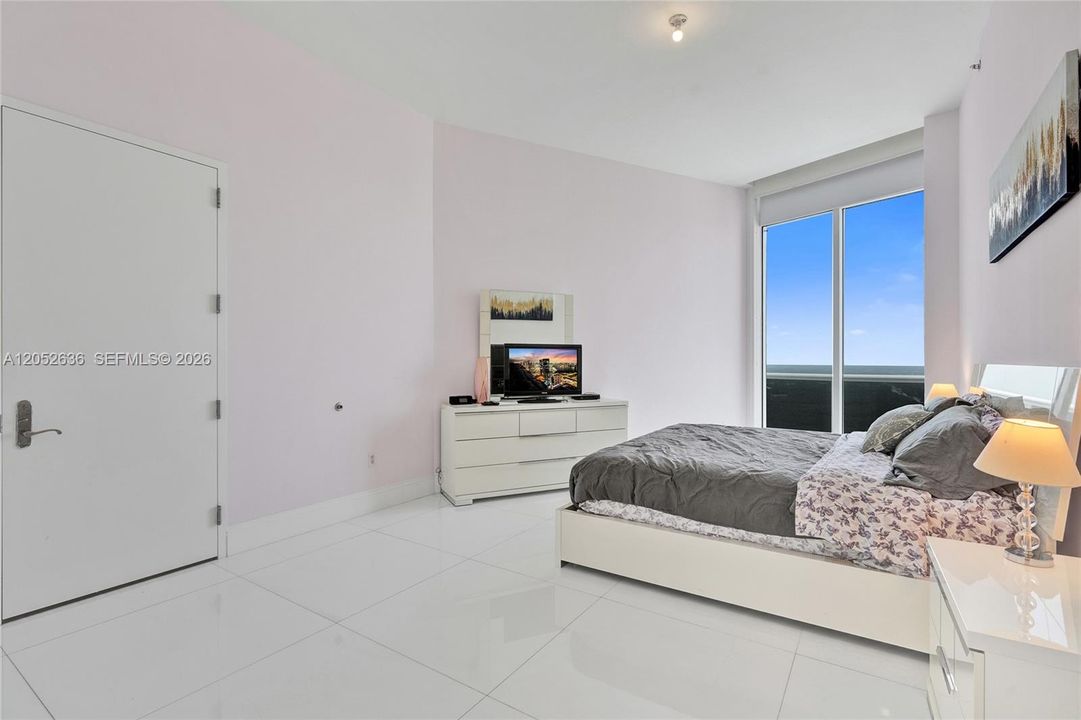 В аренду: $15,000 (2 спален, 2 ванн, 1435 Квадратных фут)