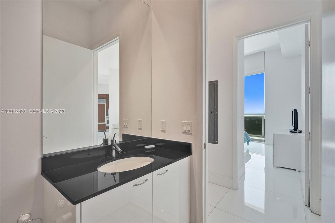 В аренду: $15,000 (2 спален, 2 ванн, 1435 Квадратных фут)