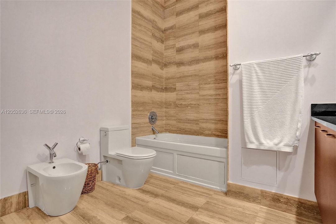 В аренду: $15,000 (2 спален, 2 ванн, 1435 Квадратных фут)