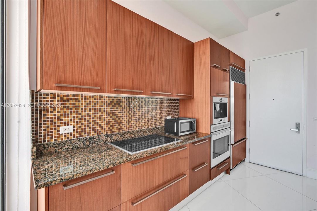 В аренду: $15,000 (2 спален, 2 ванн, 1435 Квадратных фут)