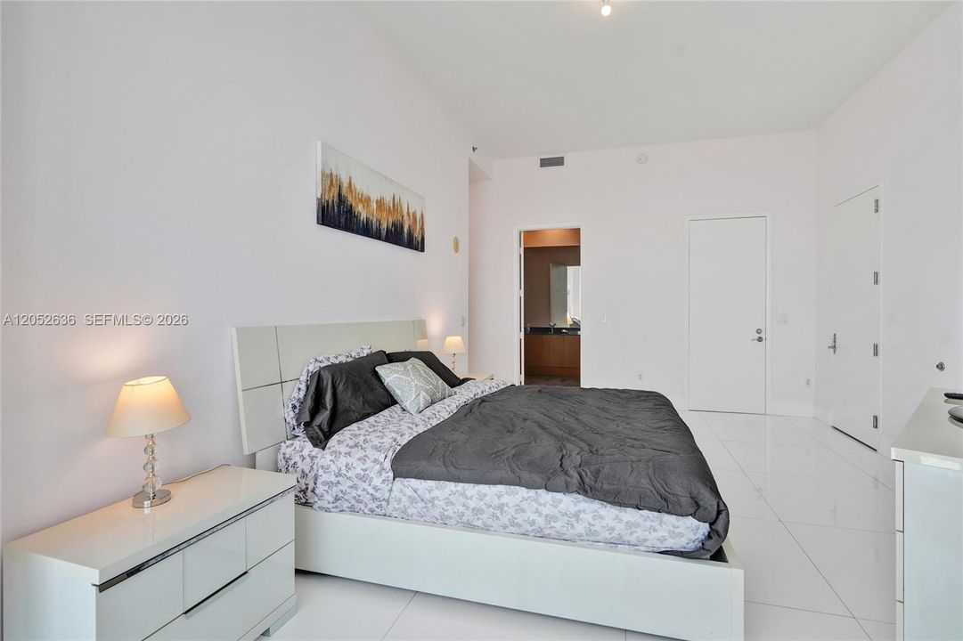 В аренду: $15,000 (2 спален, 2 ванн, 1435 Квадратных фут)