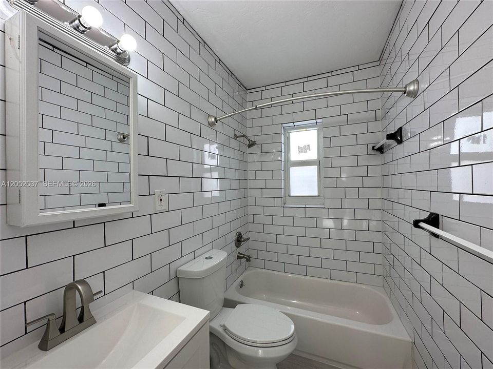 В аренду: $1,950 (1 спален, 1 ванн, 800 Квадратных фут)