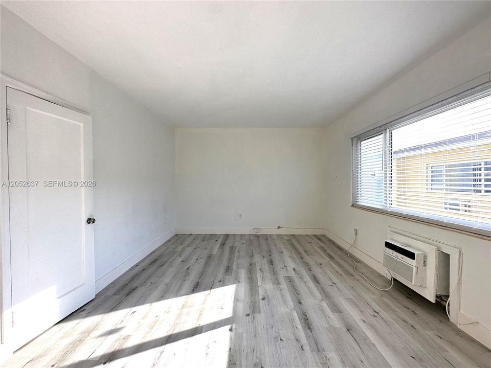 В аренду: $1,950 (1 спален, 1 ванн, 800 Квадратных фут)