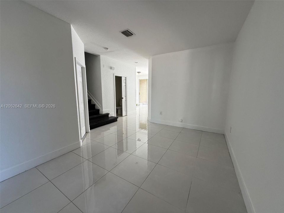 For Rent: $2,650 (3 beds, 2 baths, 1732 Square Feet)