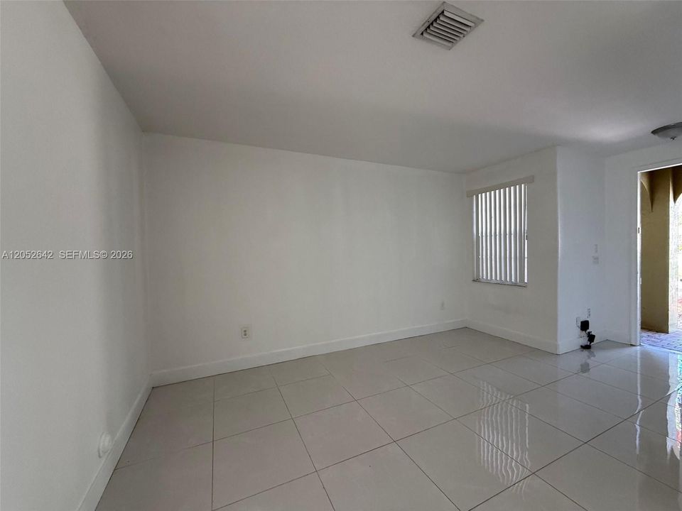 For Rent: $2,650 (3 beds, 2 baths, 1732 Square Feet)