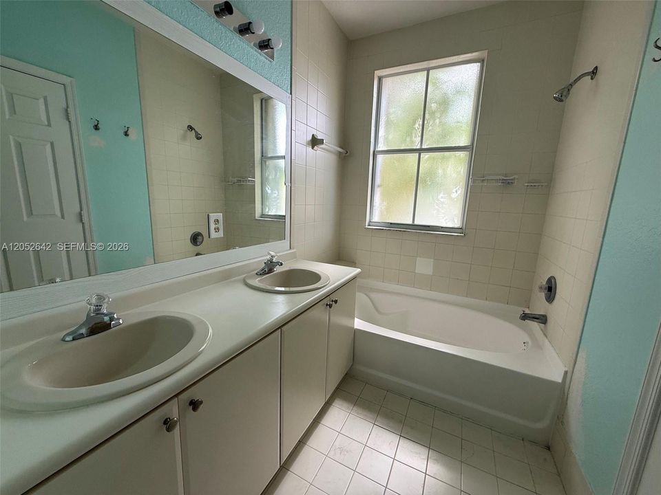 For Rent: $2,650 (3 beds, 2 baths, 1732 Square Feet)