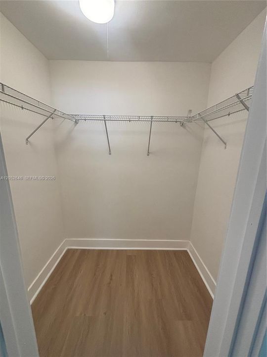 В аренду: $2,350 (2 спален, 1 ванн, 700 Квадратных фут)