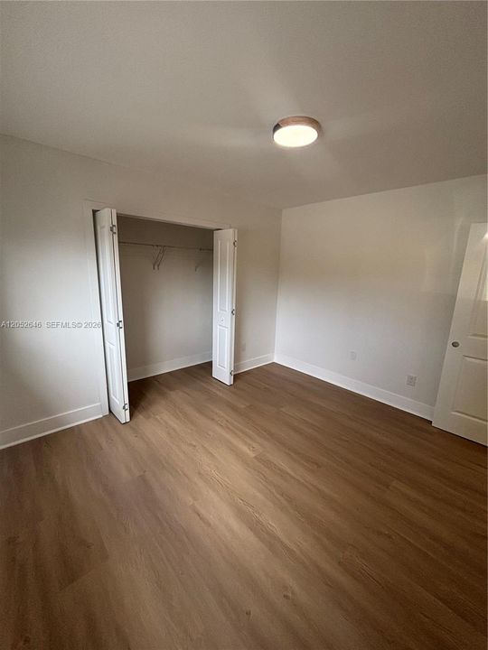 В аренду: $2,350 (2 спален, 1 ванн, 700 Квадратных фут)