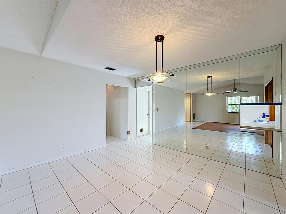 2208 Seagrape Circle-37
