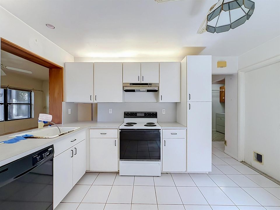 2208 Seagrape Circle-42