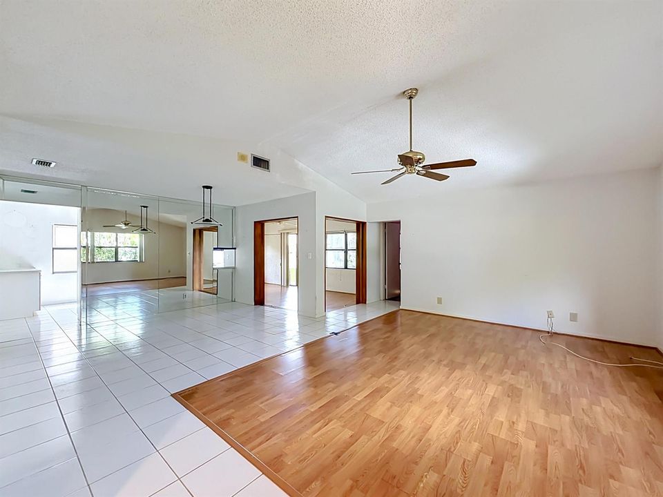 2208 Seagrape Circle-23