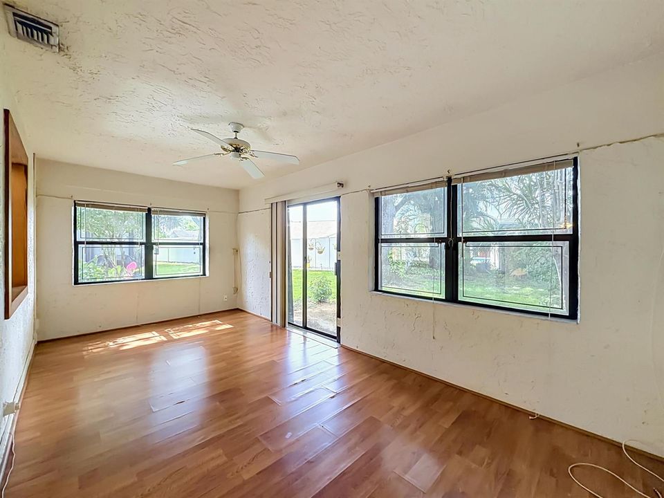 2208 Seagrape Circle-29