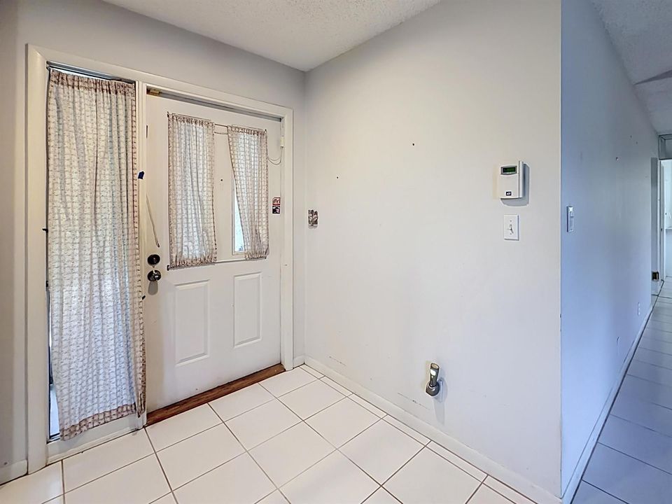 2208 Seagrape Circle-20