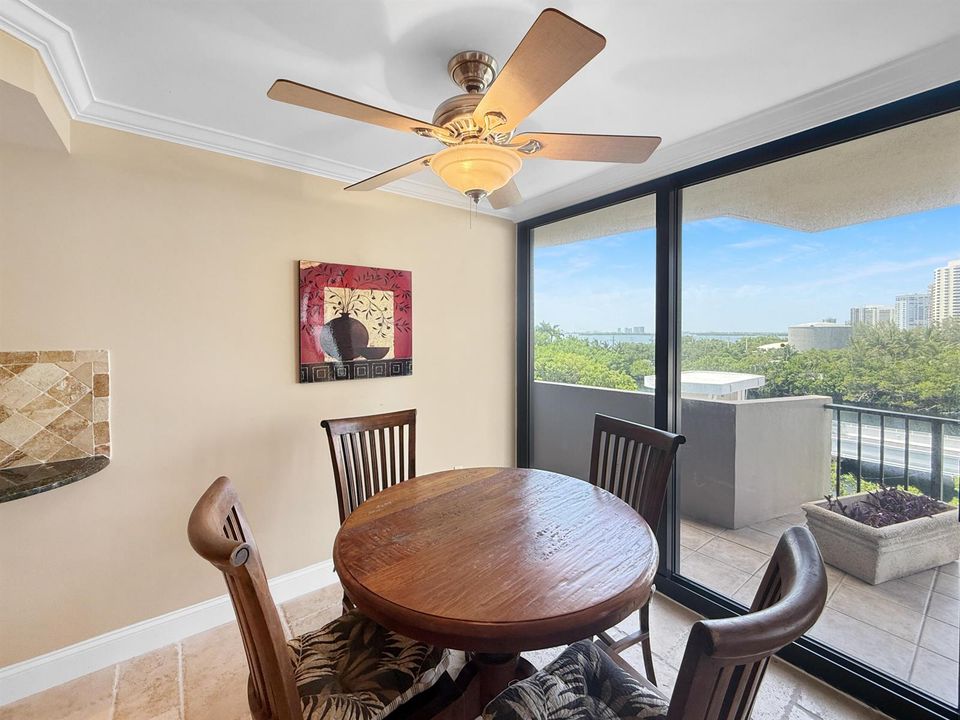Breakfast Dining Area