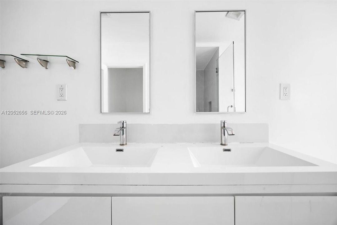 For Rent: $6,500 (6 beds, 3 baths, 2270 Square Feet)
