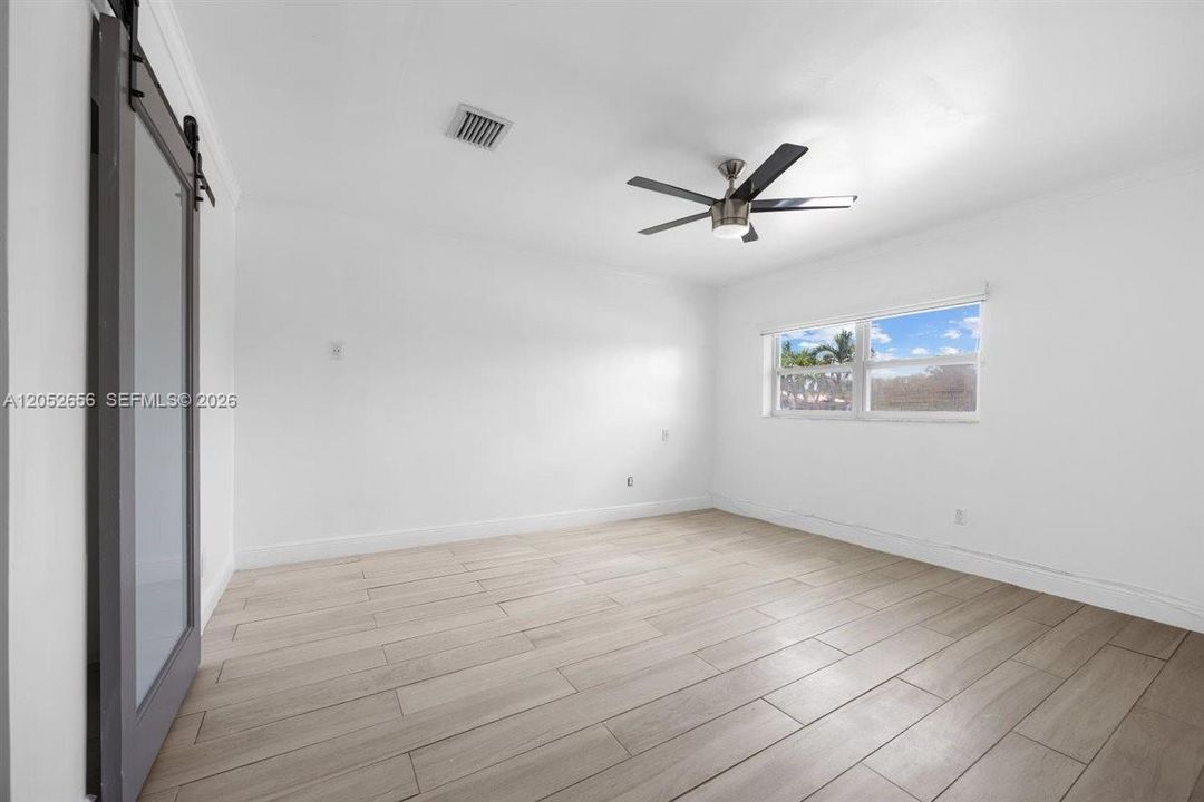 For Rent: $6,500 (6 beds, 3 baths, 2270 Square Feet)