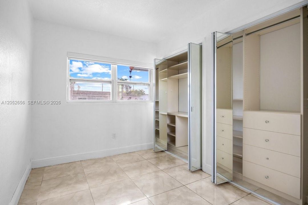 For Rent: $6,500 (6 beds, 3 baths, 2270 Square Feet)