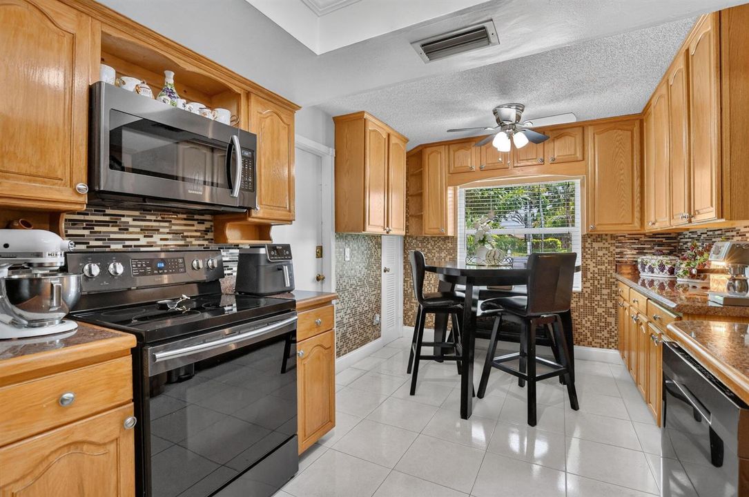 Kitchen/Dining