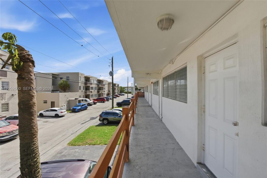 For Sale: $140,000 (1 beds, 1 baths, 800 Square Feet)