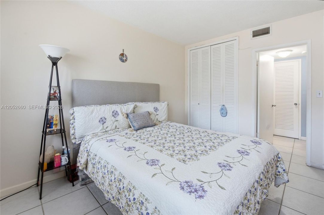 For Sale: $140,000 (1 beds, 1 baths, 800 Square Feet)