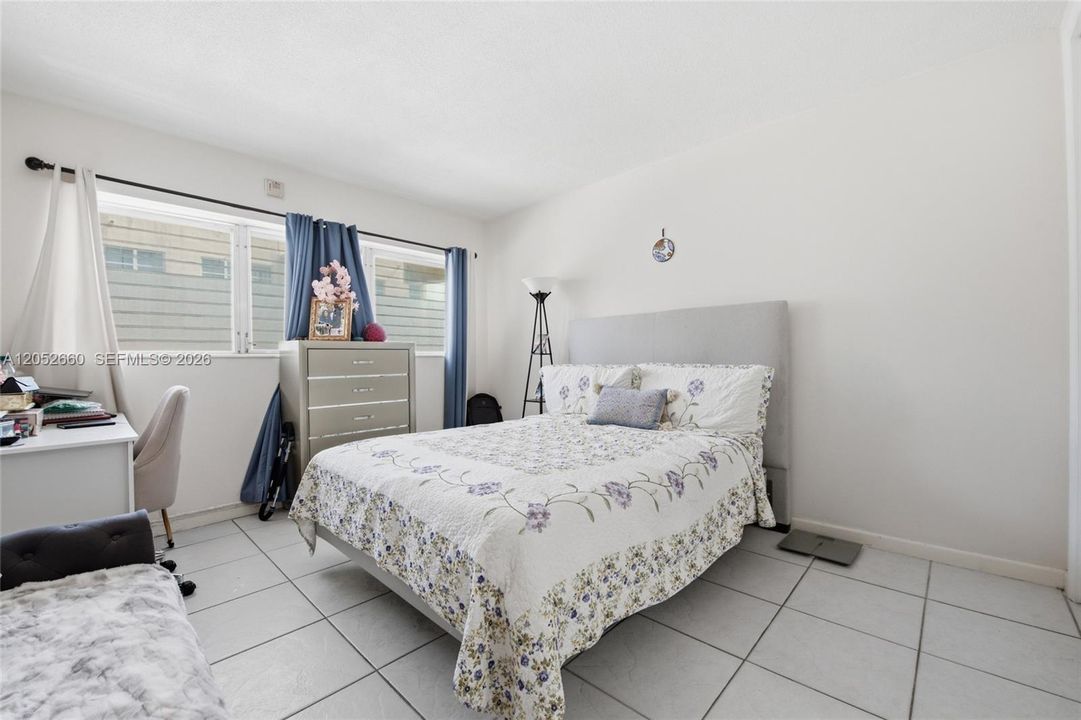 For Sale: $140,000 (1 beds, 1 baths, 800 Square Feet)