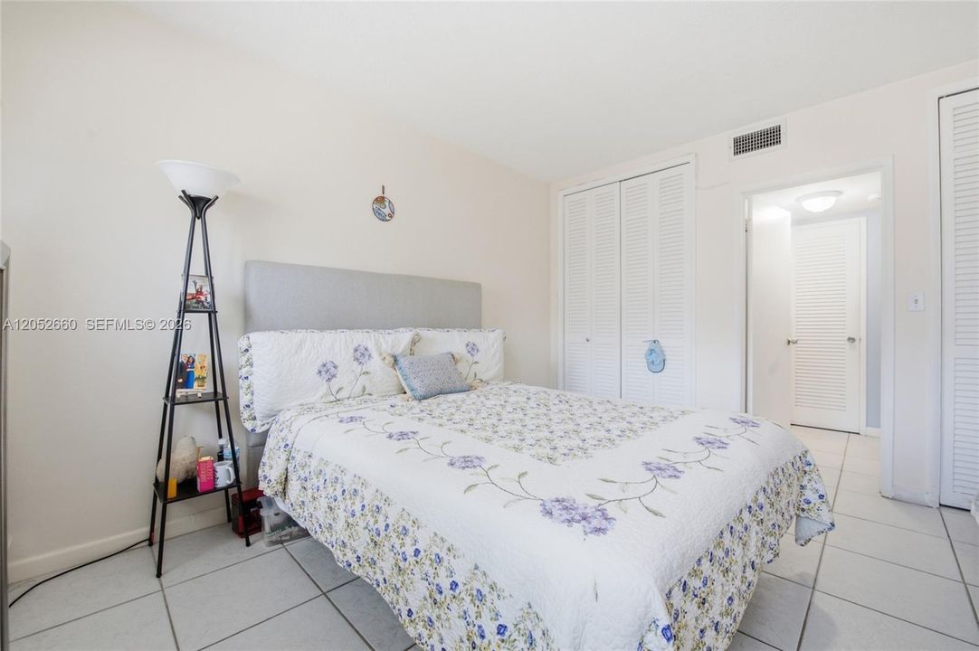 For Sale: $140,000 (1 beds, 1 baths, 800 Square Feet)