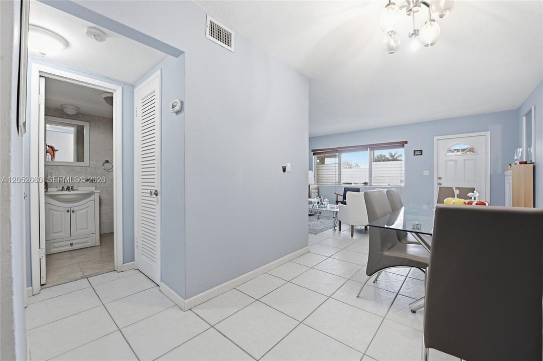 For Sale: $140,000 (1 beds, 1 baths, 800 Square Feet)