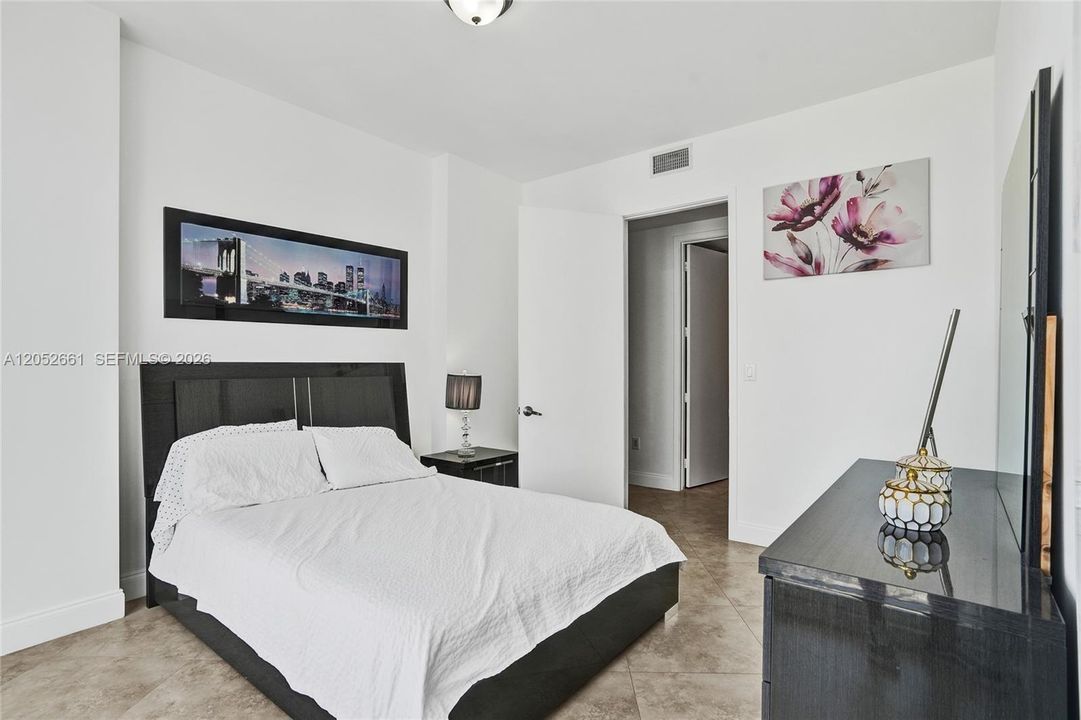 В аренду: $15,000 (2 спален, 2 ванн, 1577 Квадратных фут)