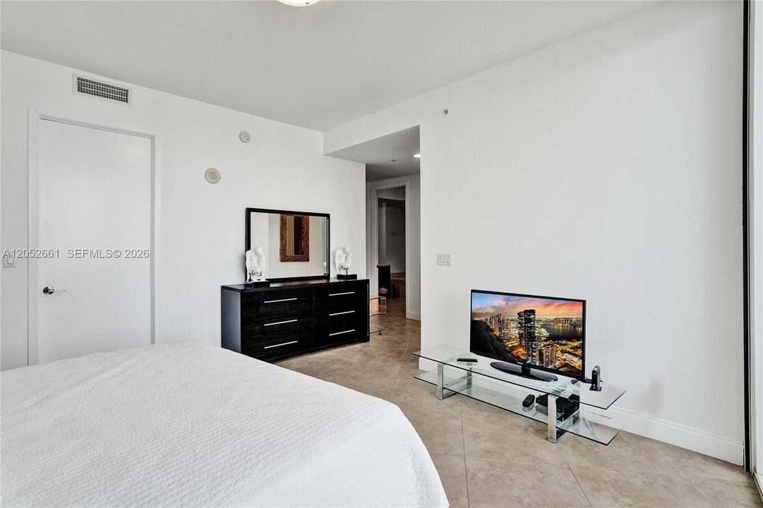 В аренду: $15,000 (2 спален, 2 ванн, 1577 Квадратных фут)