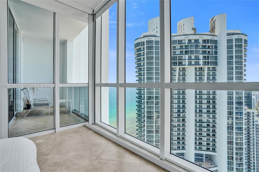 В аренду: $15,000 (2 спален, 2 ванн, 1577 Квадратных фут)