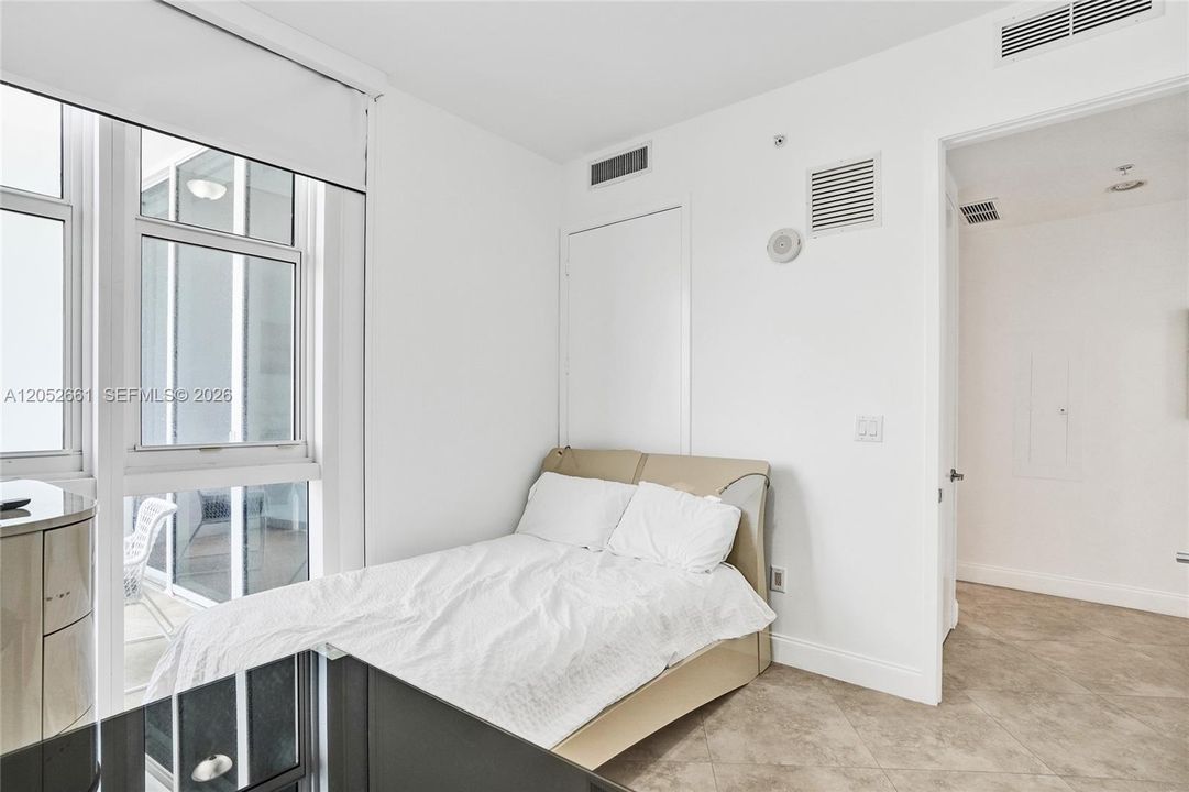 В аренду: $15,000 (2 спален, 2 ванн, 1577 Квадратных фут)