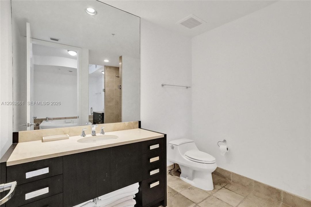 В аренду: $15,000 (2 спален, 2 ванн, 1577 Квадратных фут)