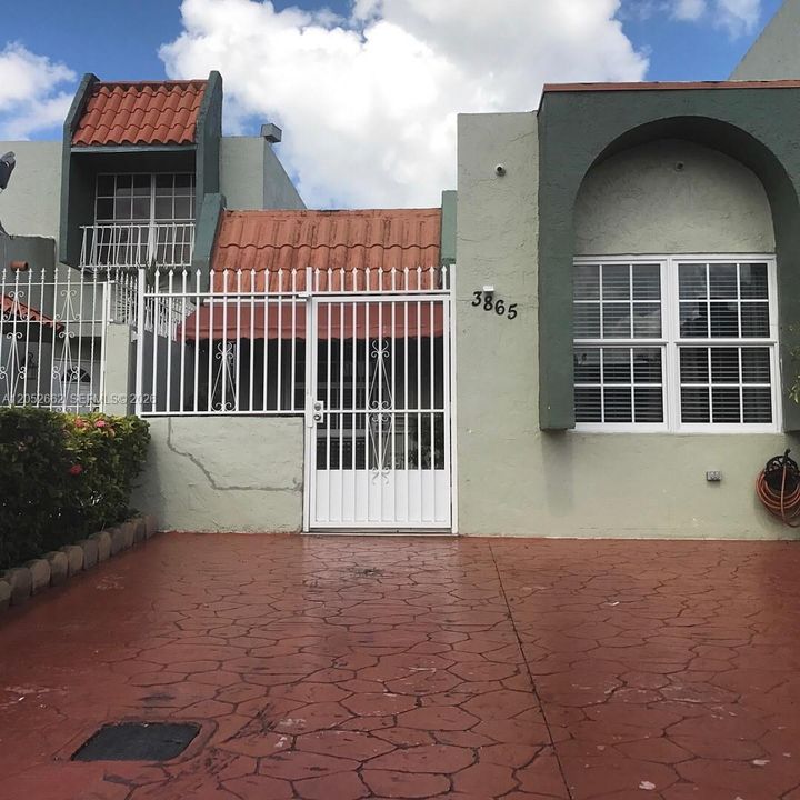 En Renta: $2,700 (2 camas, 2 baños, 934 Pies cuadrados)